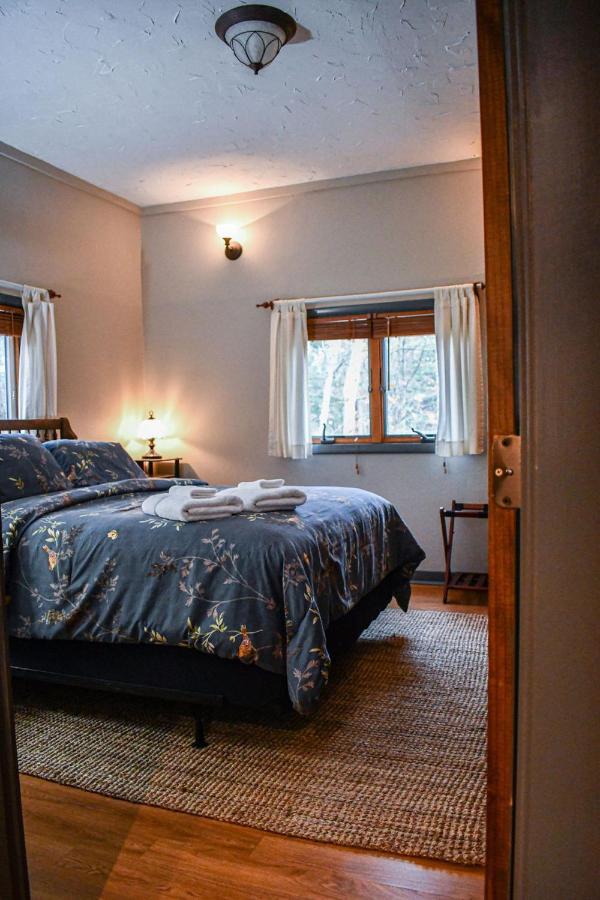 Brook Road Cabin Goshen Ngoại thất bức ảnh